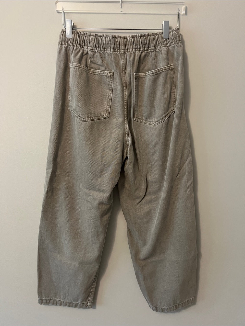 GAP Women’s Pull On Barrel Jeans in Taupe - Picture 5 of 5